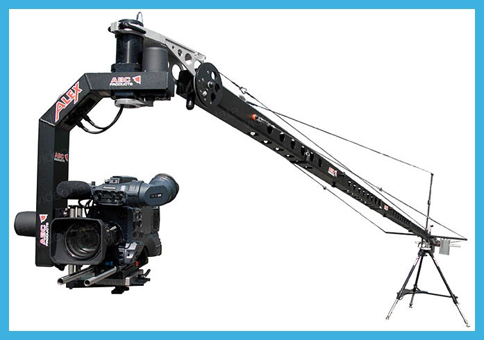 Noleggio e assistenza per la produzione di video e cinema con gru telecamera da 9 metri e testa remotata